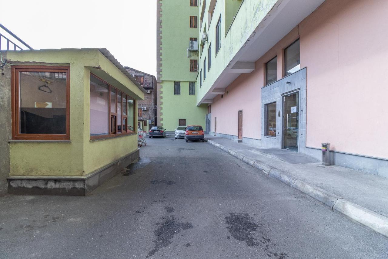 Stay Inn Apartments At Buzand 13 Street Єреван Екстер'єр фото